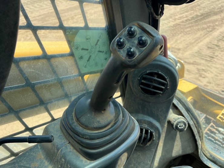 caterpillar-299d2-image-30