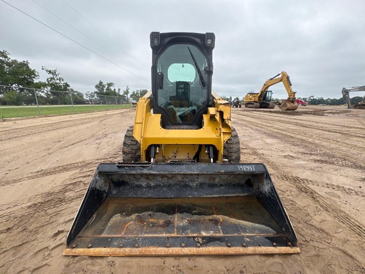2023-caterpillar-236d3-image-3