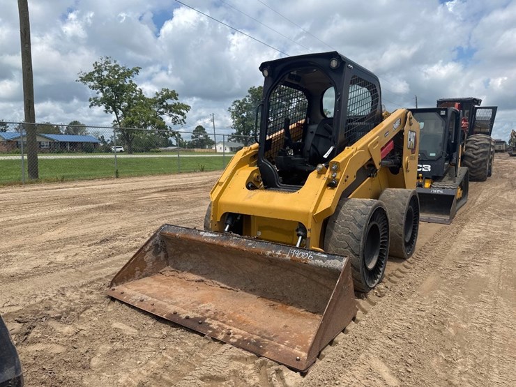 2022-caterpillar-246d3-image-2