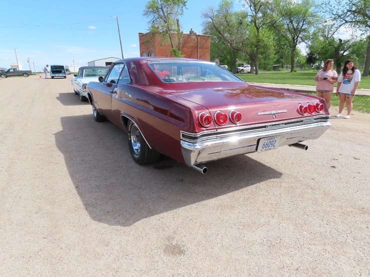 1965-chevrolet-impala-ss-image-8