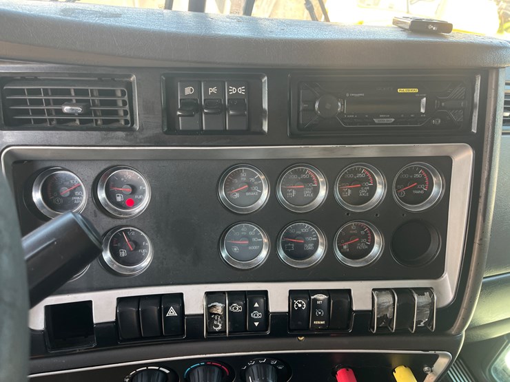 2006-kenworth-t600-image-29