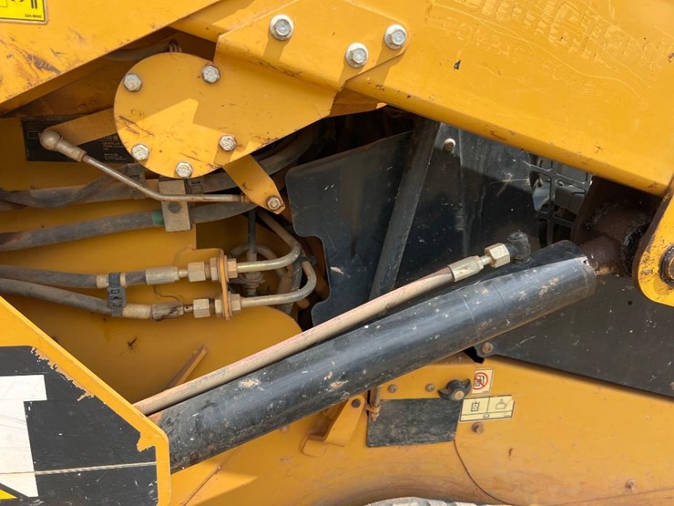 2016-caterpillar-257d-image-14