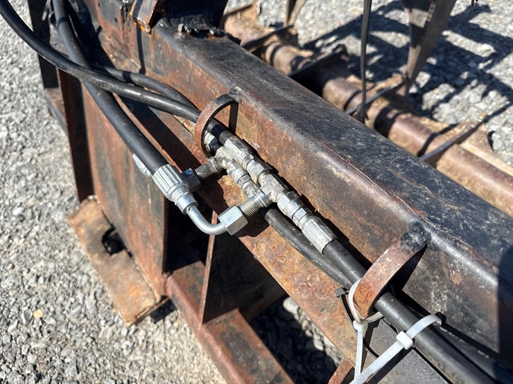 #2047-•-6’-skid-steer-grapple-inv#:-9799-image-9