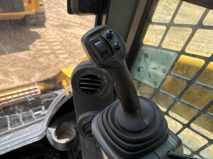 2019-caterpillar-289d-image-32