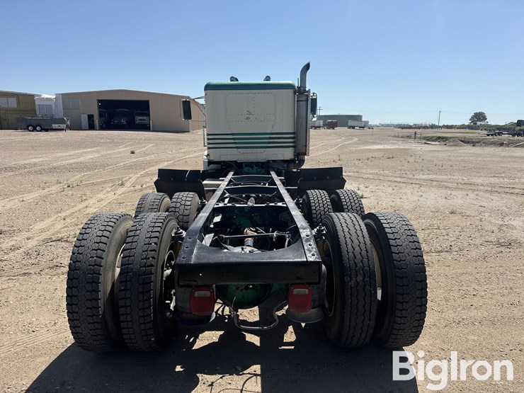 1992-freightliner-fld120-image-6