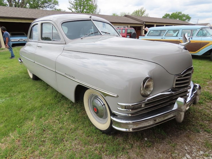 1950-packard-4dr-sedan-image-3