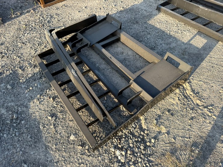 #2068-•-unused-58"-skid-steer-forks-inv#:-25097-image-3