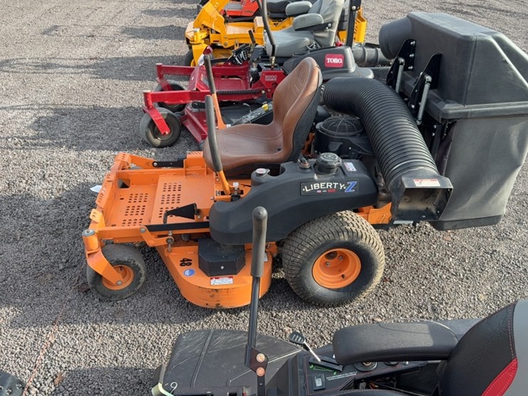#3093-•-scag-liberty-z-zero-turn-mower-image-10