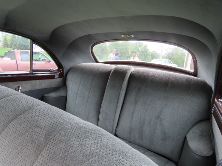 1950-packard-4dr-sedan-image-13