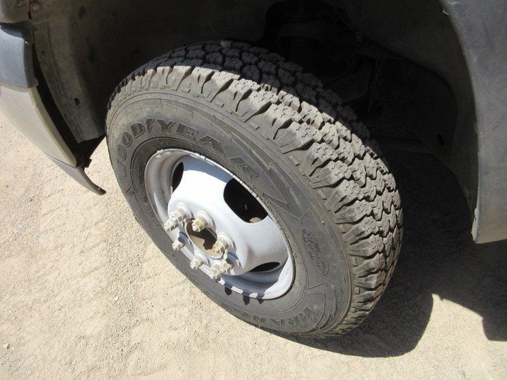 2001-gmc-3500-image-18