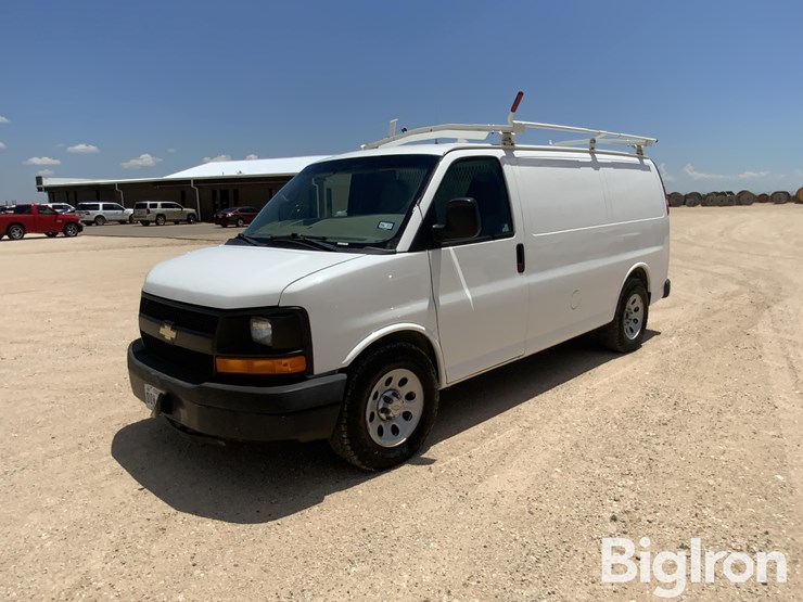 2014-chevrolet-express-1500-image-1