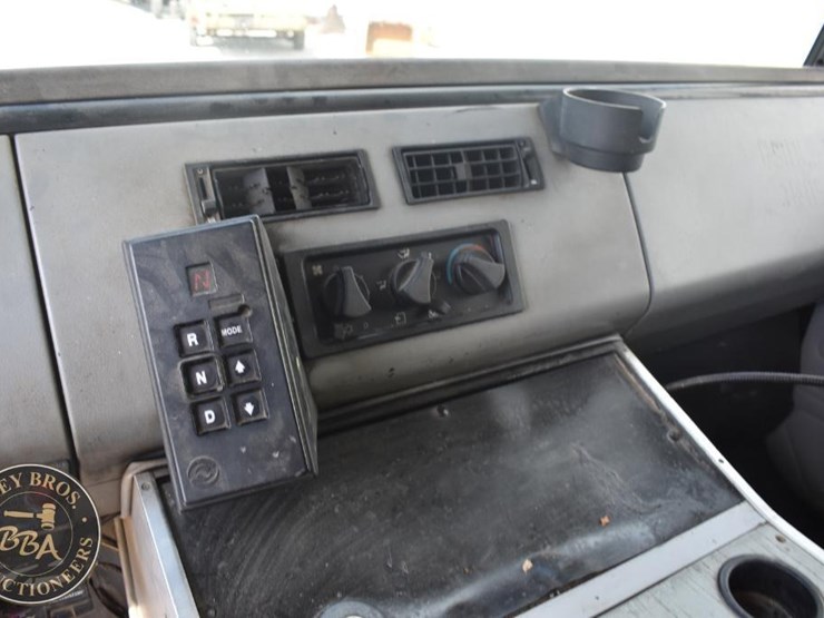 1999-freightliner-fl60-image-58