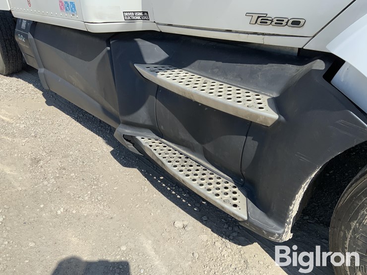 2017-kenworth-t680-image-14