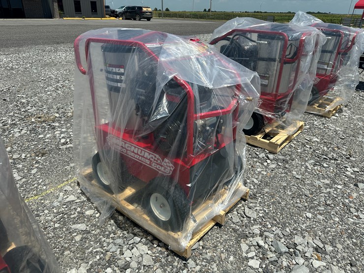 #3-•-unused-magnum-4000-series-hot-water-pressure-washer-252766-inv#:-24640-image-2