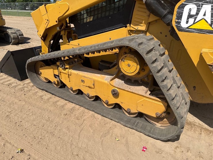2019-caterpillar-299d2-xhp-image-9