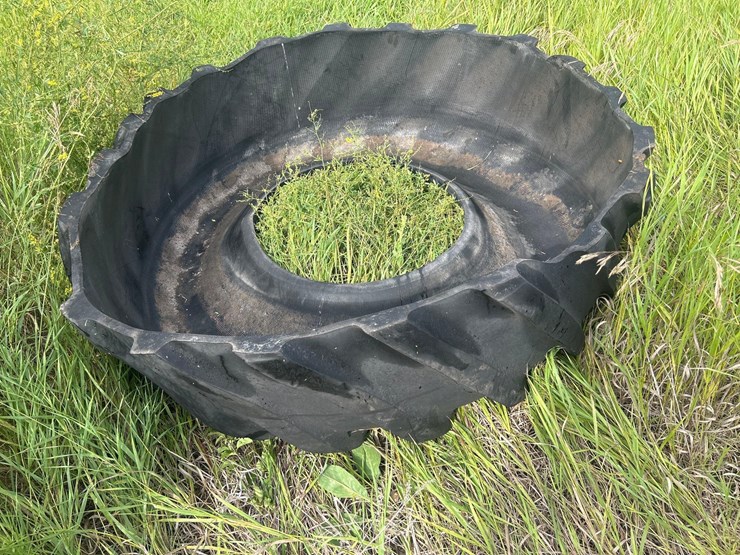 tractor-tire-water-trough-image-1