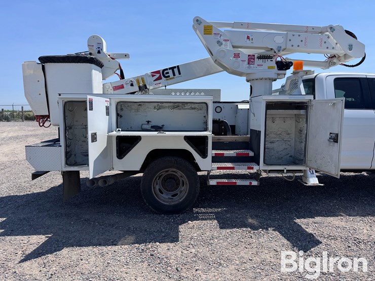 2017-ford-f550-image-18