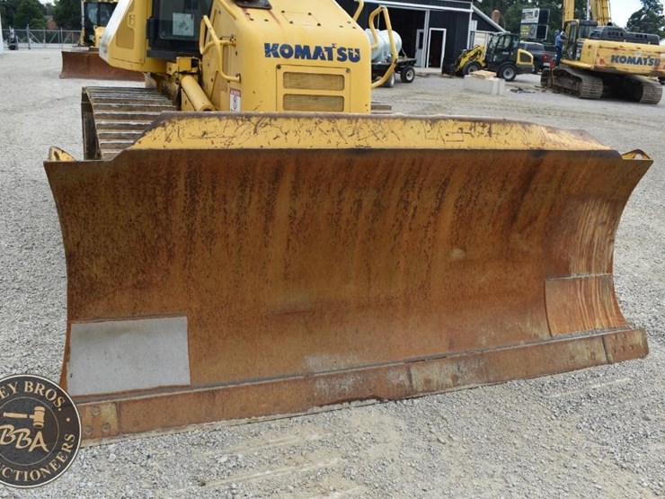 2015-komatsu-d61exi-23-image-7