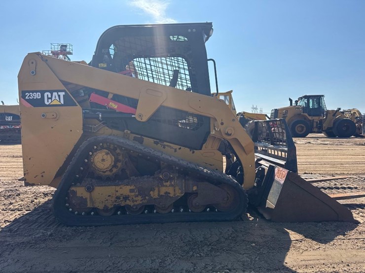caterpillar-239d-image-4