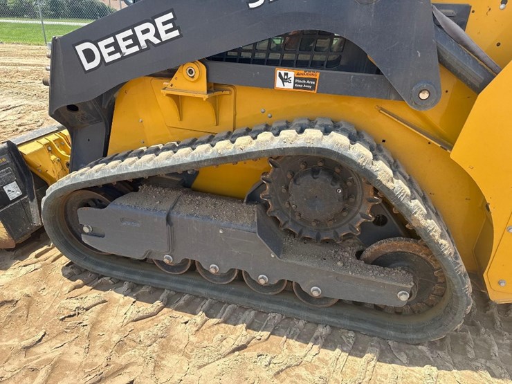 2023-deere-317g-image-9