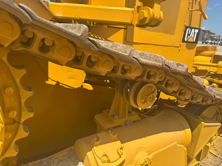 caterpillar-d4h-image-16