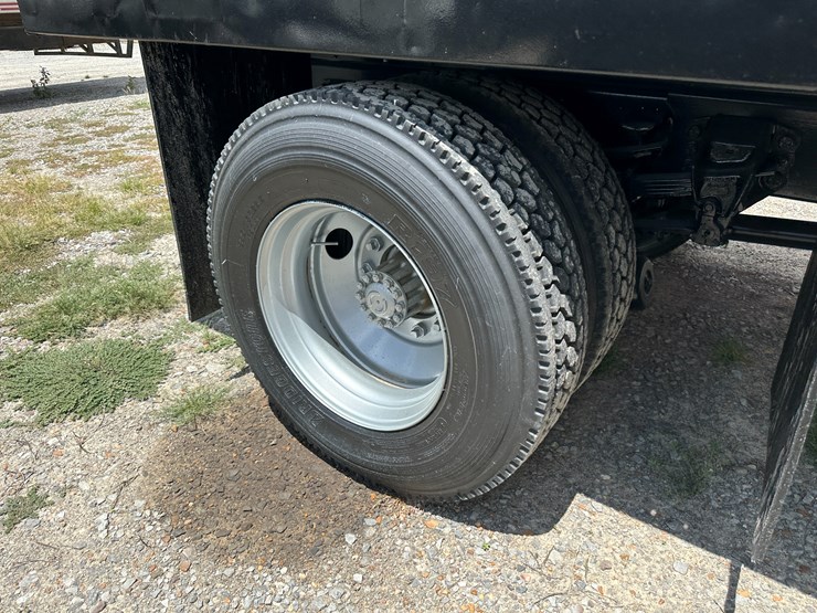 1992-ford-f700-image-10