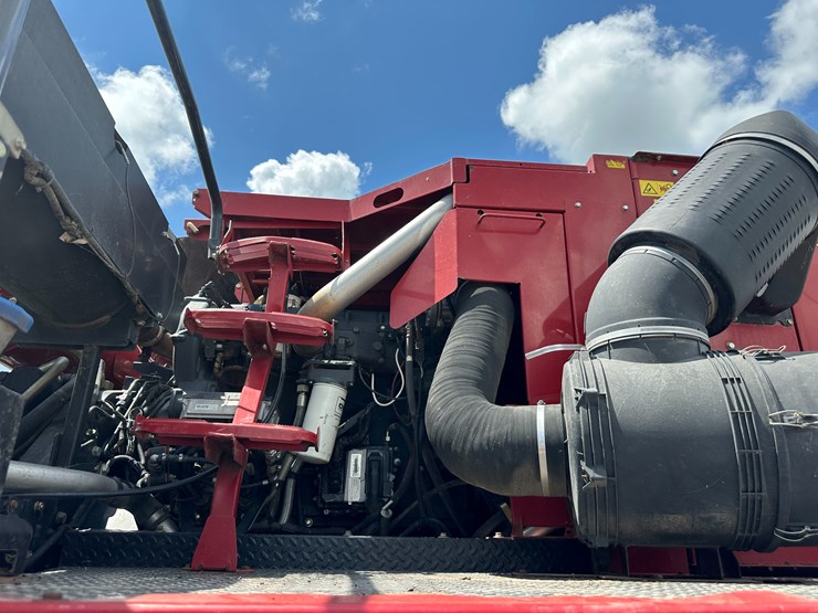 2012-case-ih-7230-image-77