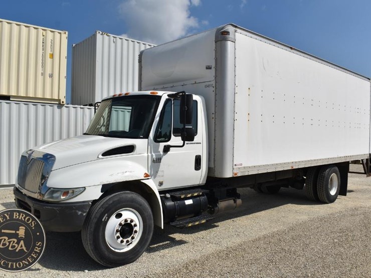 2006-international-durastar-4300-image-4