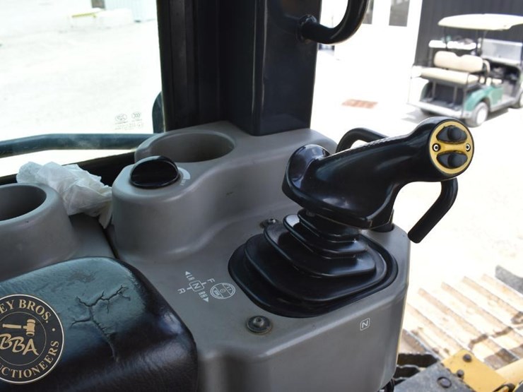 2015-komatsu-d61exi-23-image-48