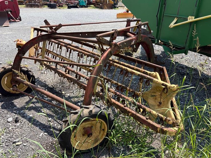 new-holland-256-image-2