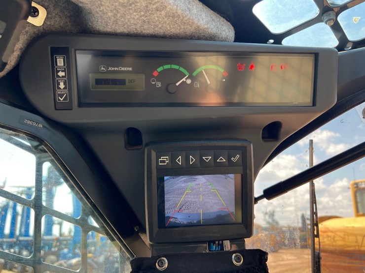 2023-deere-333g-image-32