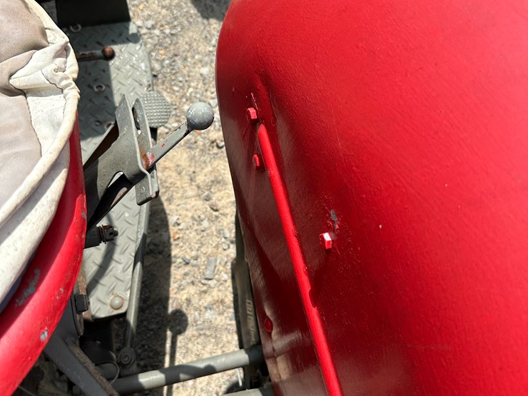 massey-ferguson-30-image-39