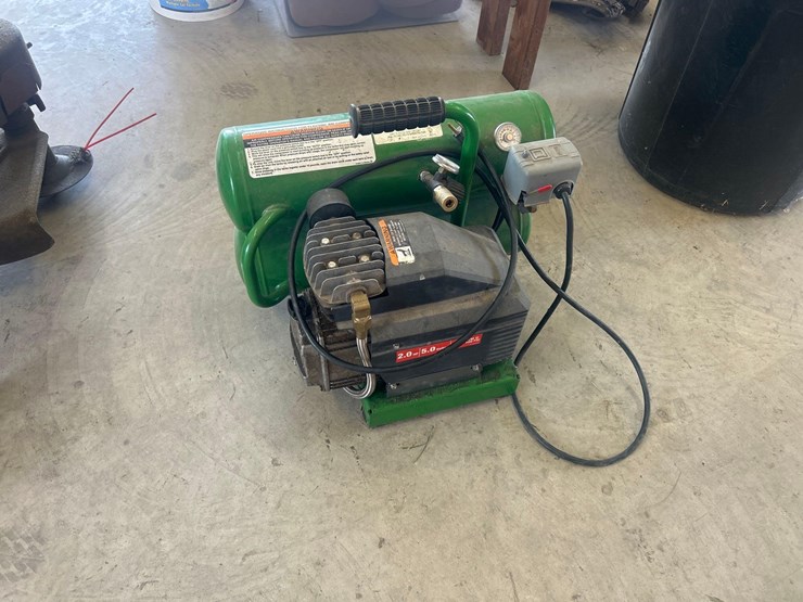 john-deere-air-compressor-image-1