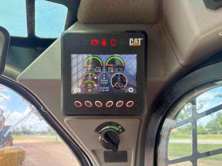 2019-caterpillar-299d2-xhp-image-27