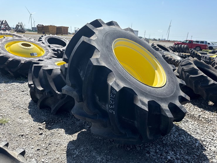 john-deere-10-image-3