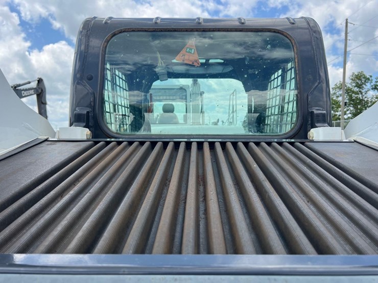 2022-bobcat-t595-image-21