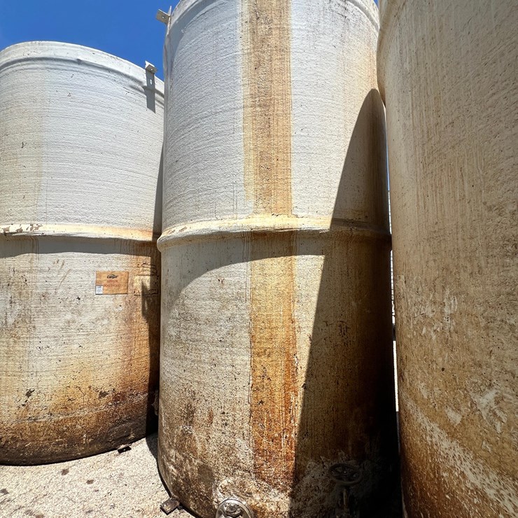 7,000-Gallon (Approx.) Fiberglass Liquid Feed Storage Tank