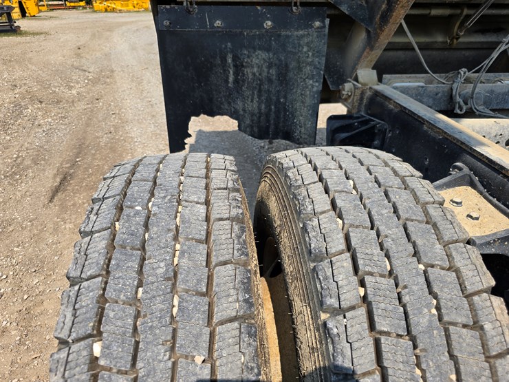 2007-international-durastar-4300-image-117