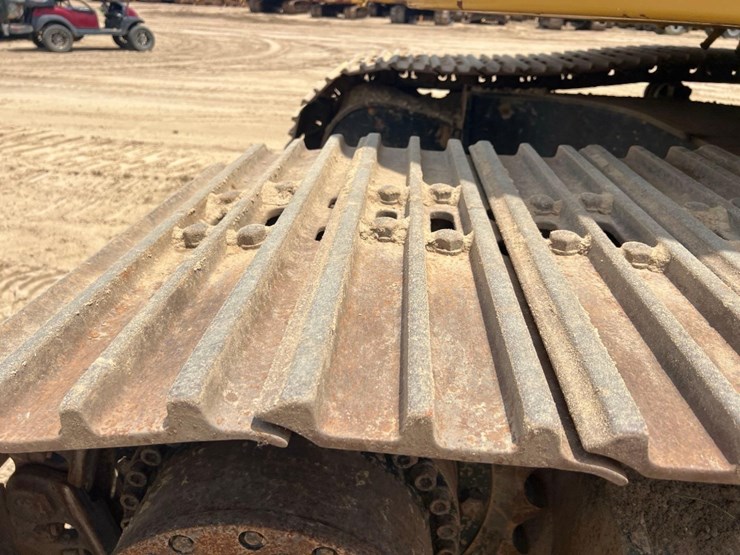 2016-caterpillar-335fl-image-34