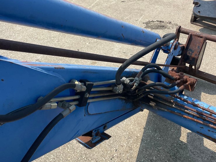 new-holland-72lb-image-11