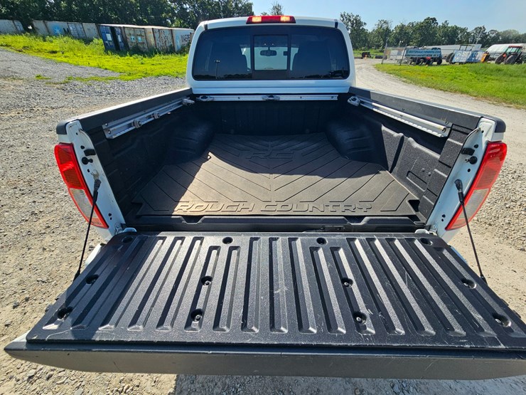 2016-nissan-frontier-image-52