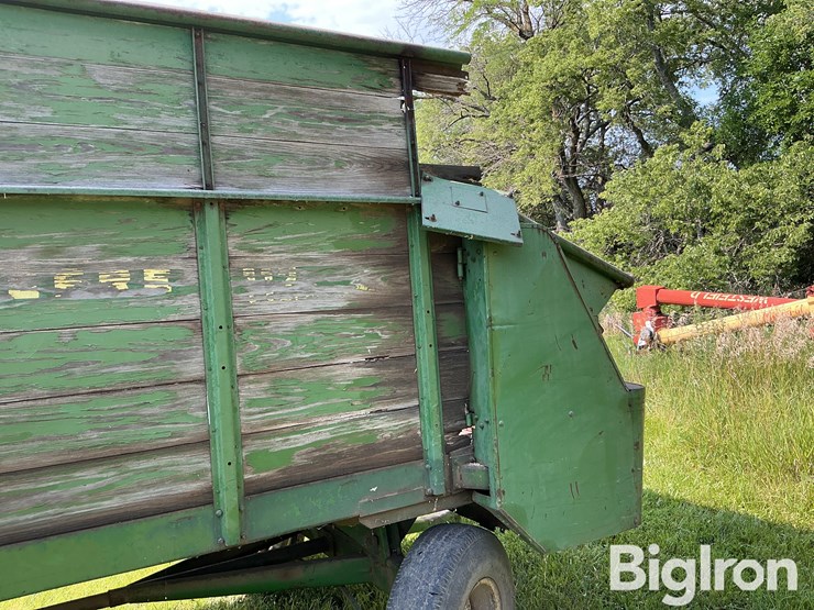 john-deere-harvest-forage-wagon-image-16