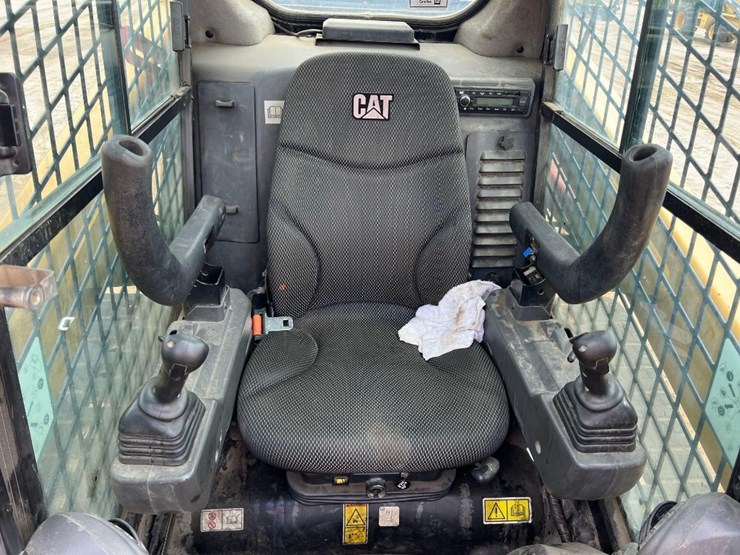 2022-caterpillar-259d3-image-26