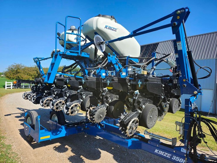 2019-kinze-3500-image-2