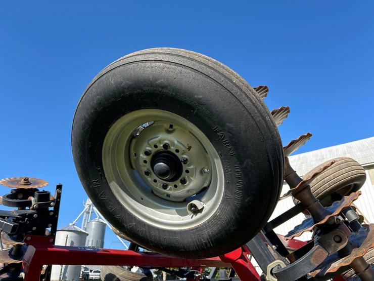 case-ih-330-image-5