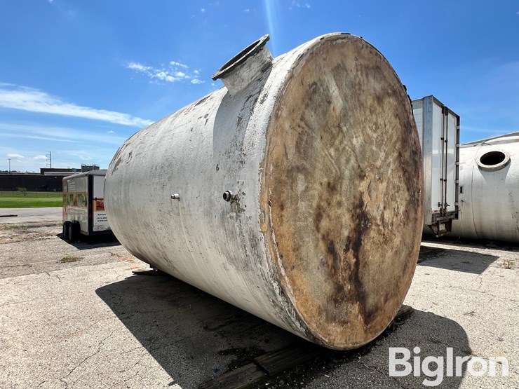 8,000-gallon-(approx.)-fiberglass-liquid-feed-storage-tank-image-5
