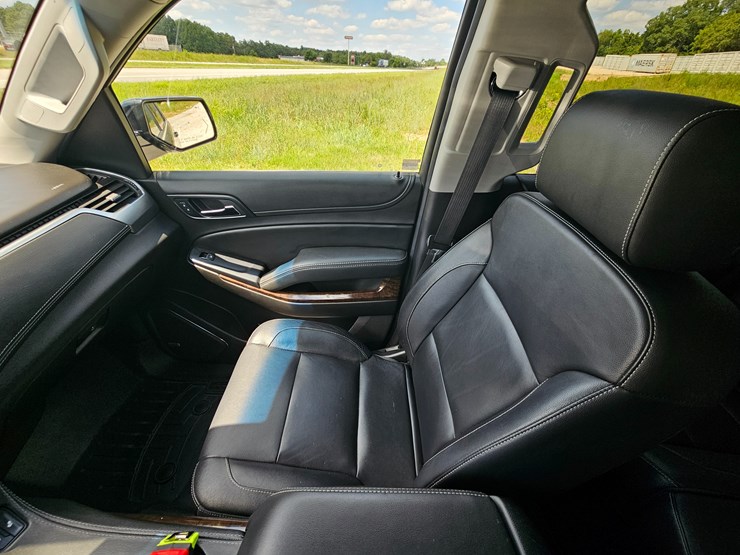 2018-chevrolet-tahoe-image-33