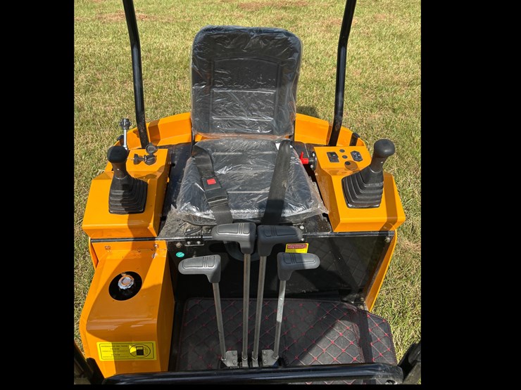 #145-•-vicsec-mini-excavator-image-10