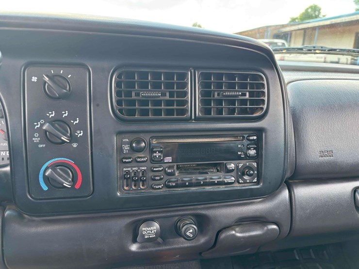 dodge-dakota-image-13