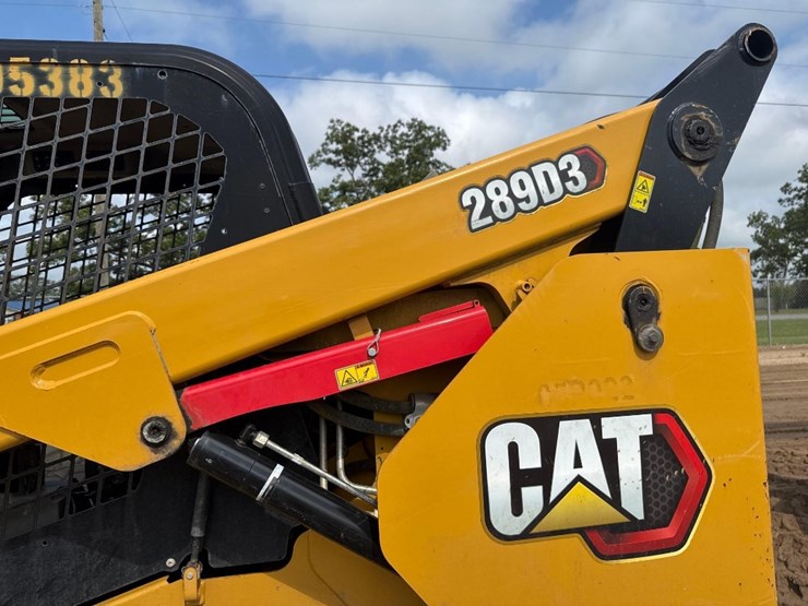 2020-caterpillar-289d3-image-23